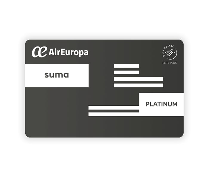 Tarjeta negra con texto "Air Europa suma PLATINUM" y logo "SKY TEAM ELITE PLUS".