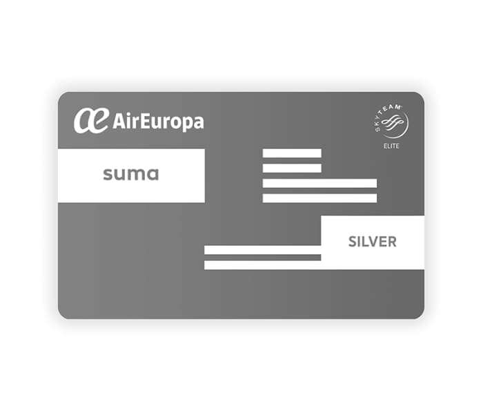 Tarjeta plateada Air Europa, texto "suma", "SILVER", logotipo Sky Team Elite sin fondo adicional.