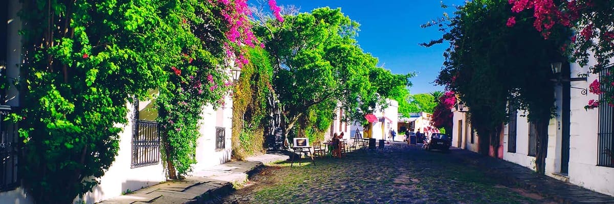 Finden Sie günstige Flüge ab Spanien nach Uruguay