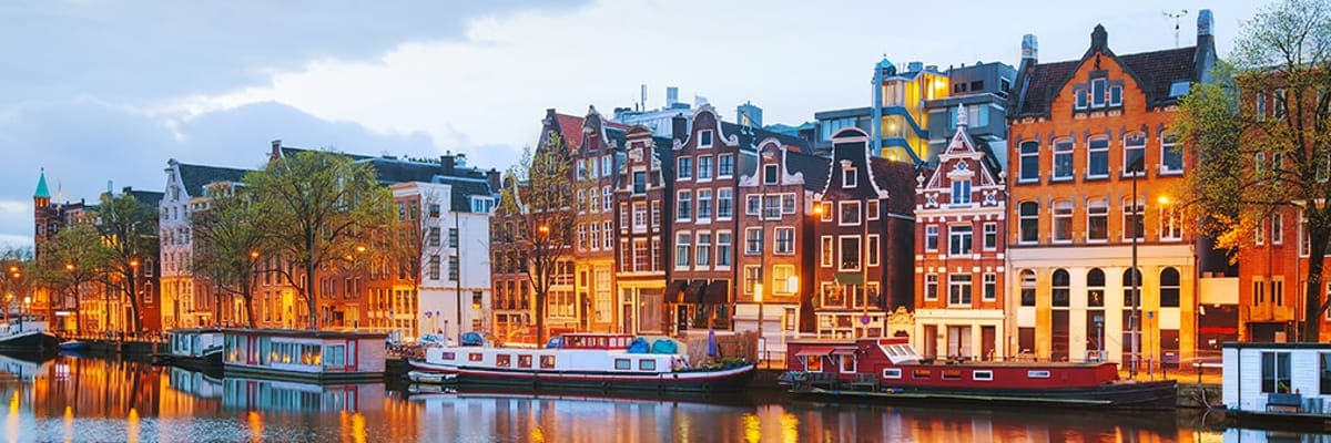 Encuentra las mejores ofertas de vuelos baratos a Amsterdam (AMS)